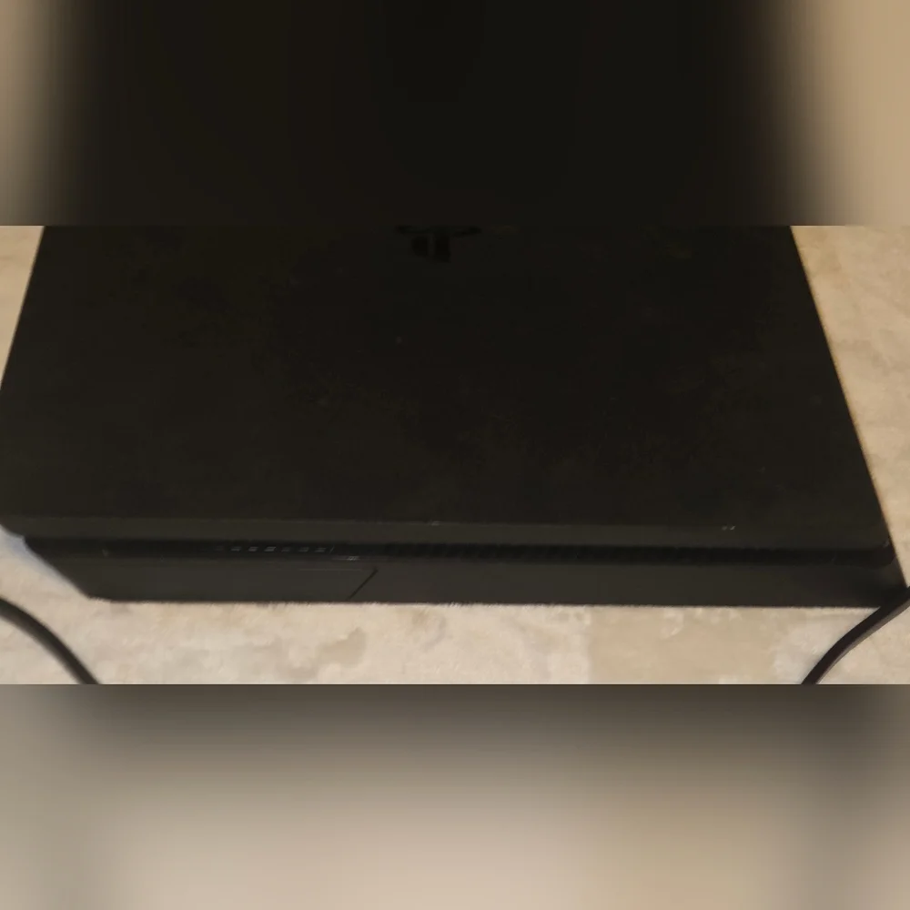 PlayStation 4 Slim 500GB Bundle
